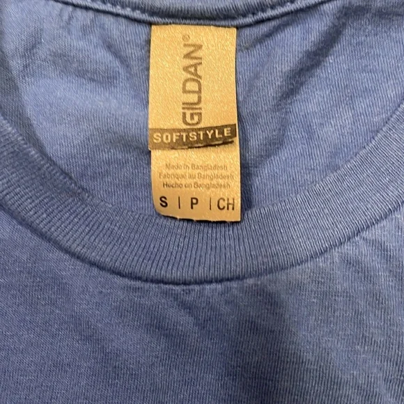 GILDAN TEE SHIRT - Picture 3 of 5